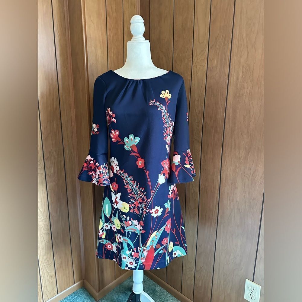 New York and Company Woman’s Navy Blue Floral Sheath Dress